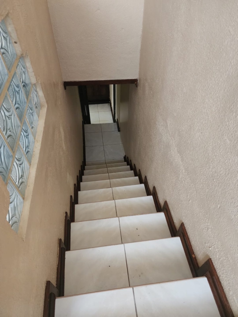 6 Bedroom Property for Sale in Manzil Park North West